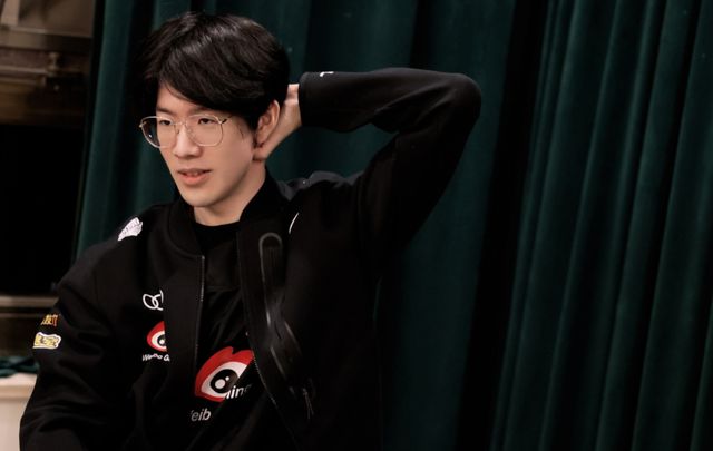 防线上的坚 防线上的坚