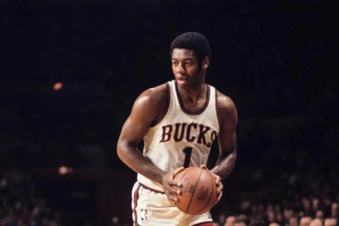 蒯纪闻静待 蒯纪闻静待